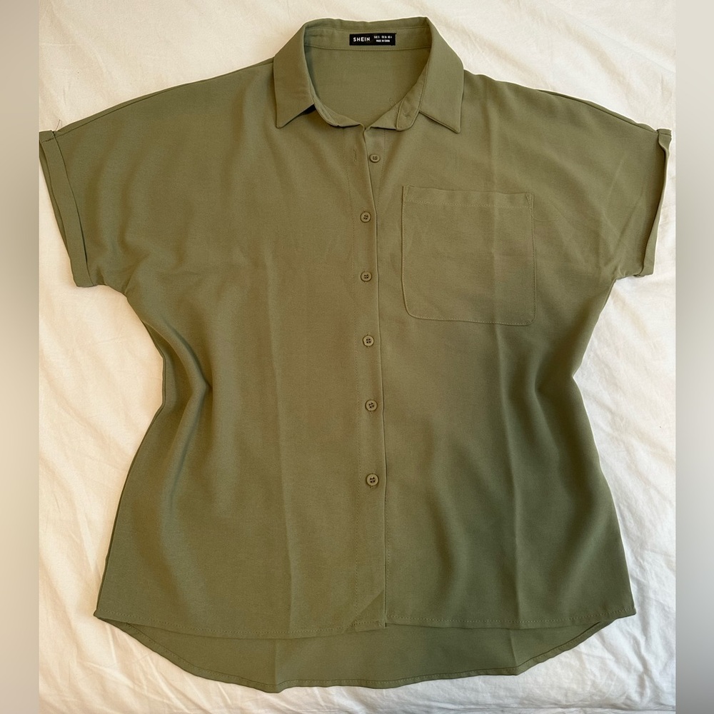 Shein button-down blouse with a chest pocket, Olive green, Size S